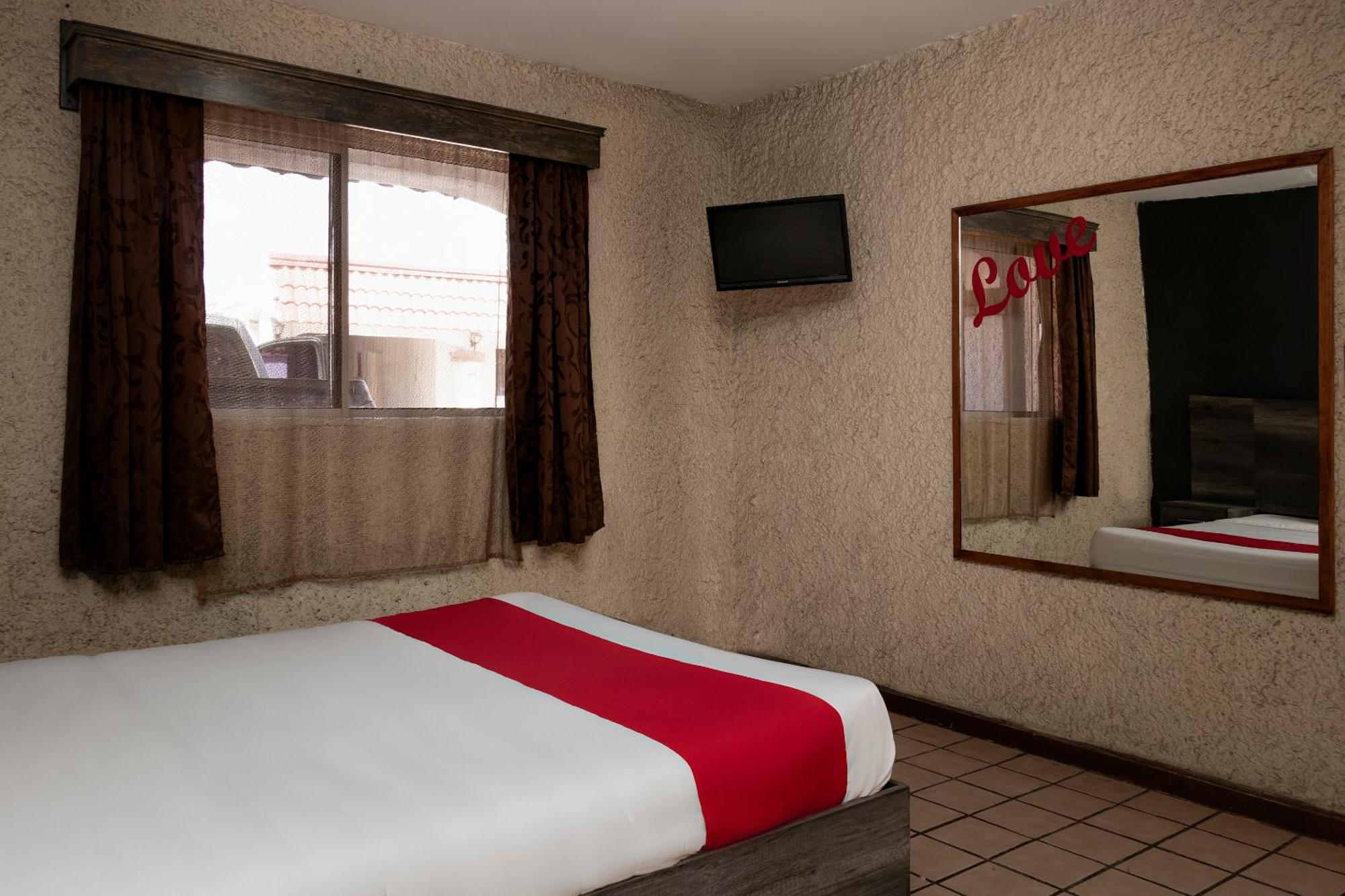 OYO Hotel Real Del Sur Chihuahua Exterior foto
