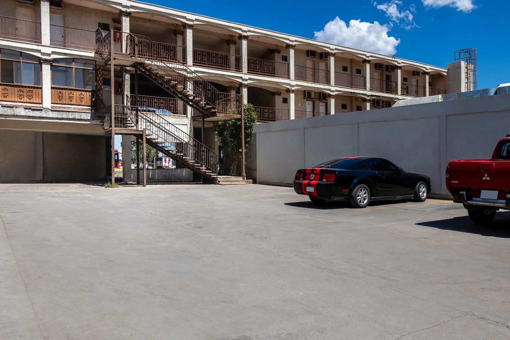 OYO Hotel Real Del Sur Chihuahua Exterior foto